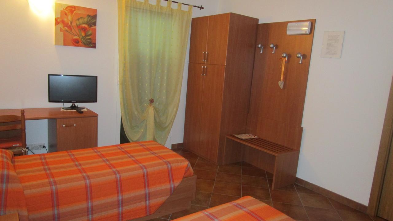 Al Castello Hotel Artegna Ruang foto