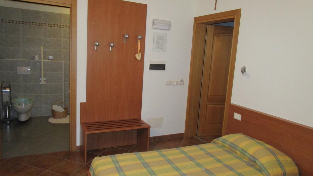 Al Castello Hotel Artegna Ruang foto