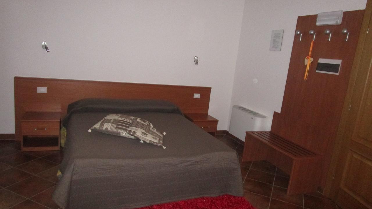 Al Castello Hotel Artegna Ruang foto